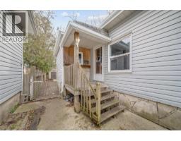 194 HARVEY STREET - 4