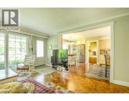 3567 HOWARD - 10