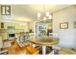 3567 HOWARD - 14