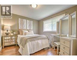 3567 HOWARD - 18