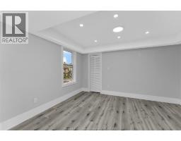 1525 DOUGALL - 22