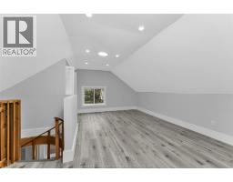 1525 DOUGALL - 24