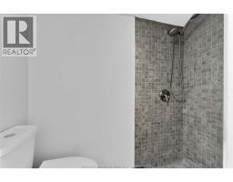 1525 DOUGALL - 35