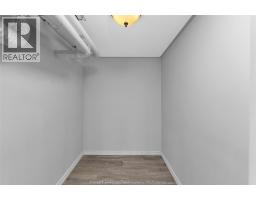 1525 DOUGALL - 36