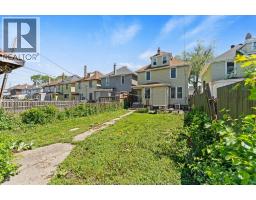 855 HALL AVENUE - 31