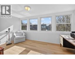 911 Victoria AVENUE - 24
