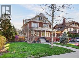 911 Victoria AVENUE - 42