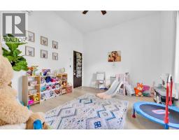 1674 CAILLE AVENUE - 25