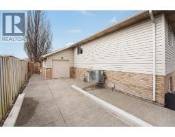 3888 ARISTOTLE CRESCENT - 39