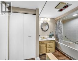109 Robson ROAD UnitNo. 201 - 21