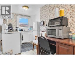 530-532 CAMPBELL AVENUE - 24