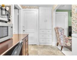 530-532 CAMPBELL AVENUE - 26