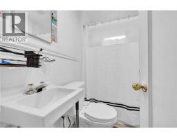 530-532 CAMPBELL AVENUE - 30