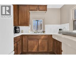 530-532 CAMPBELL AVENUE - 4
