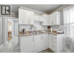 908 OAK STREET - 12