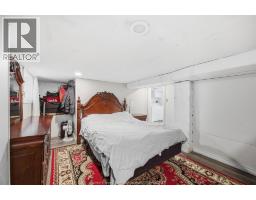 908 OAK STREET - 18