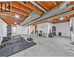 372 CARLING CRESCENT - 32