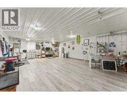 402 COUNTY RD 34 West - 40