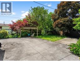 1025 CAMPBELL AVENUE - 24