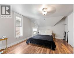327 LINCOLN - 18