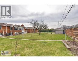 1435 ST. CLAIR AVENUE - 18
