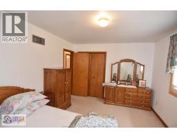 1435 ST. CLAIR AVENUE - 49