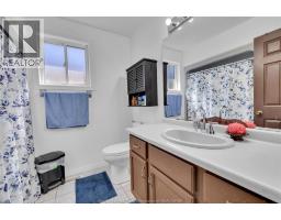 1812 VICKY CIRCLE - 10