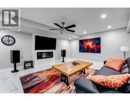 6 Augusta DRIVE - 32