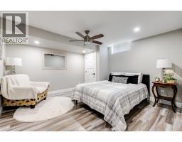 6 Augusta DRIVE - 35