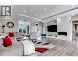 6 Augusta DRIVE - 6