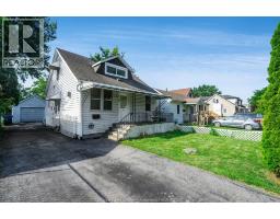 679 Stanley STREET - 1