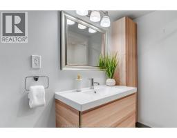 870 St. Louis - 23
