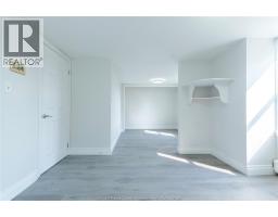 950 ELSMERE - 15