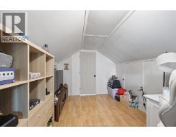 49 MAPLE Row - 20