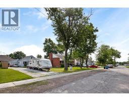 49 MAPLE Row - 25