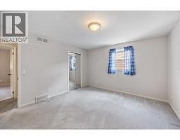 450 THORN RIDGE CRESCENT - 11