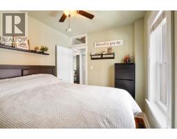 2322 LILLIAN AVENUE - 23