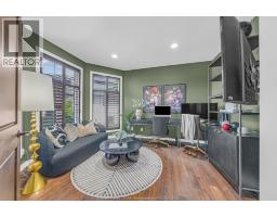 1060 WOODLAND CRESCENT - 14