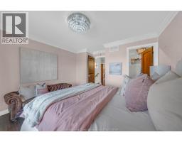 1060 WOODLAND CRESCENT - 25