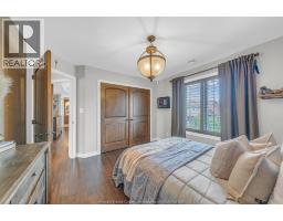 1060 WOODLAND CRESCENT - 28
