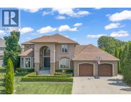 1060 WOODLAND CRESCENT - 3
