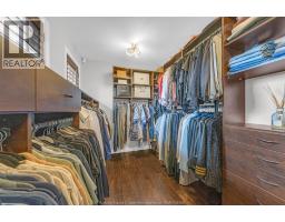 1060 WOODLAND CRESCENT - 31