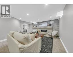 1060 WOODLAND CRESCENT - 35