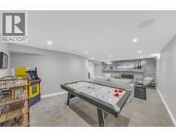 1060 WOODLAND CRESCENT - 37