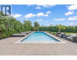 1060 WOODLAND CRESCENT - 6