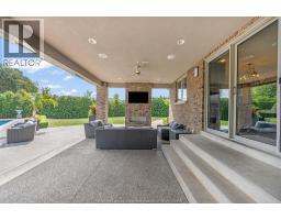 1060 WOODLAND CRESCENT - 9
