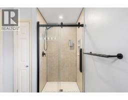7 Beniuk COURT - 14