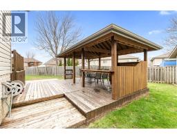 7 Beniuk COURT - 32