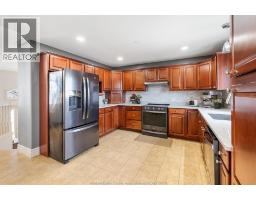 7 Beniuk COURT - 8