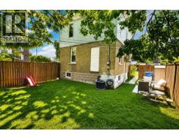 870 SHEPHERD STREET East - 17